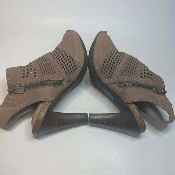 Adam Tucker Gigi Suede Open Toe Heels 6.5 - Picture 4 of 8